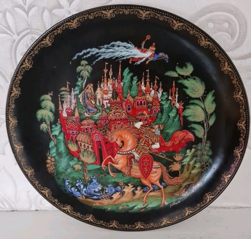 Vintage collector plate - collector's,