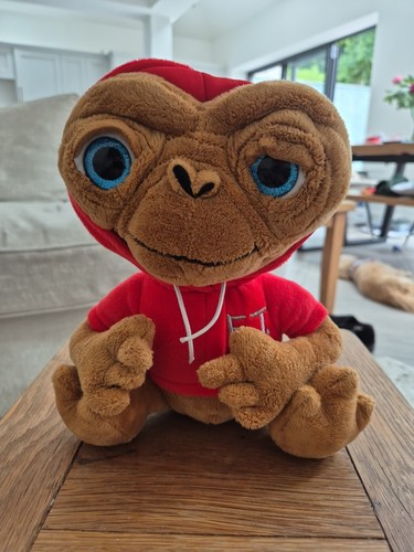 The extra terrestrial - e.t, extra-terrestrial