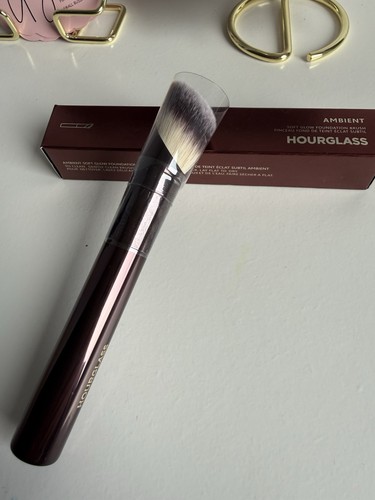 Hourglass ambient soft glow - ambient,