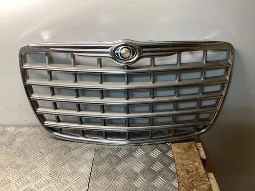 Chrysler 300 front - chrysler, upper