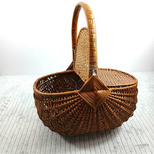 Vintage Woven Market / Picnic Basket Handle & Lid 16 Inch Vintage Wicker Decor