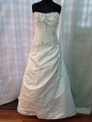 Wedding dress size - 12, ivory
