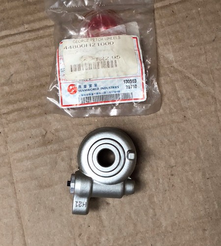 Sym speedo drive gear box - speedo,