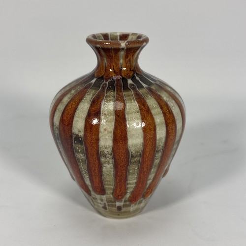 Stunning moorcroft black - stunning,
