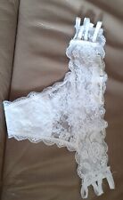 GILLY HICKS WOMENS WHITE THONG SIZE MEDIUM NWOT