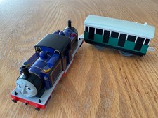 Tomy Trackmaster 2005 Mighty Mac Thomas train WITH MOTORISED CARRIAGE VGC