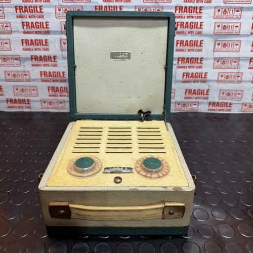 Vidor portable radio - portable, vintage