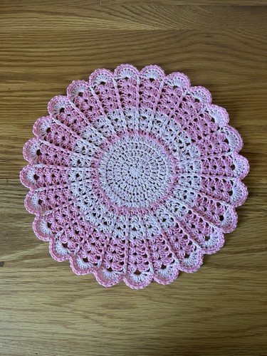 New pink doily mat - pink,
