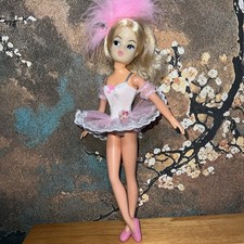 Beautiful Pedigree 2Gen Sindy active ballerina, 1980s vintage, fully dressed