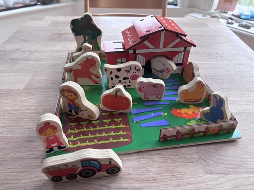Wooden farm puzzle - 3d,