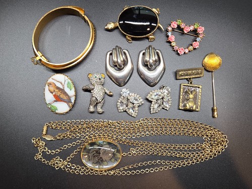 Vintage costume jewelry lot - jewelry,