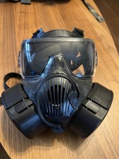 Avon FM50 gas mask