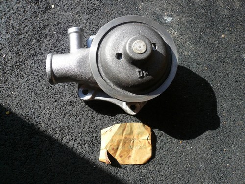 Daimler sp250 waterpump new - daimler,