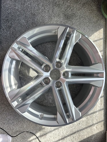 New genuine audi sq5 - q5,