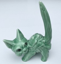Sylvac Pottery Green Scaredy Cat Figurine 1046.