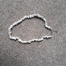 Natural White Chip Stone, Adjustable Necklace, Choker Style, 40-47 Cm, New.