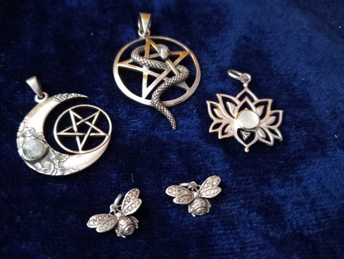 Pendant set with two - 3,