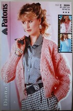 Original Patons Brushed Chunky Ladies Cardigan 32"-42" Knitting Pattern 8699