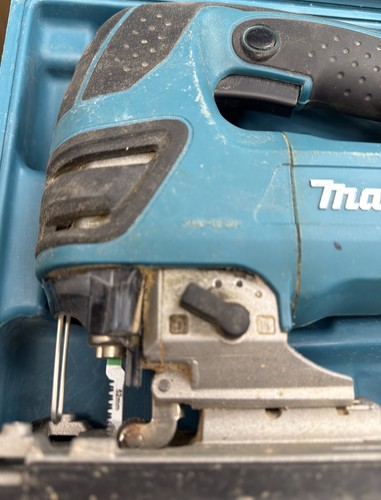Makita 4350ct 240v - 240v, 720w