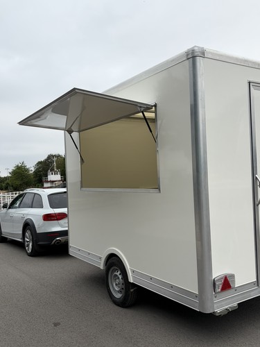 Catering trailer burger mobile - catering,
