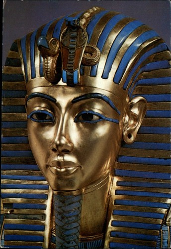 The gold mask tutankhamun - the,