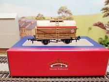 37-2014K Bachmann Collectors Club 14T  Tank Wagon Ministry of Supply Pool Wagon
