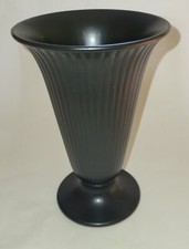 Wedgwood Pottery Black Ravenstone Vase Norman Wilson Ribbed Fluted Trumpet