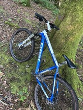 Trek 6500 medium frame 26 inch kenda tyres bontrager bars blue and white bike