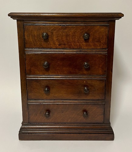 Antique oak tabletop miniature - antique,