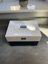 Walt Disney Showcase Collection Snow White By Royal Doulton Brand New