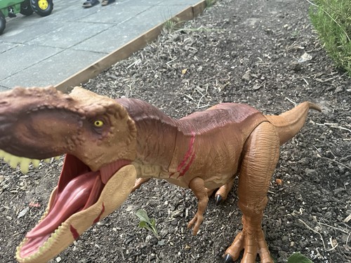 Jurassic world fallen - world,