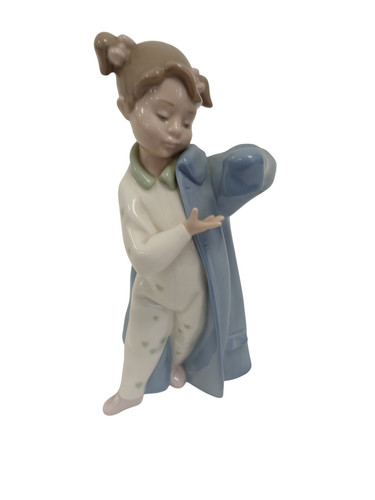Nao lladro girl with blue - girl, coat