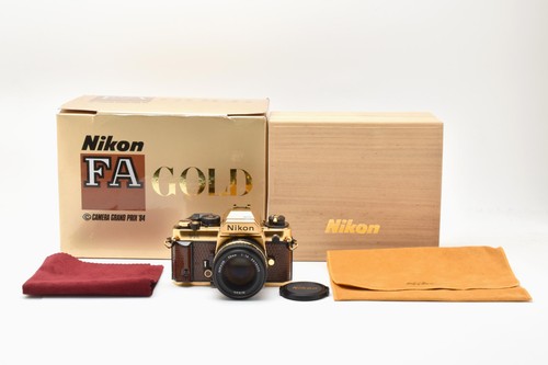 Unused box nikon - in, gold