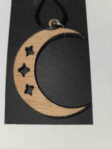 Crescent moon necklace - 🌙,