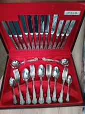 Oneida 44 Piece Boxed Cutlery
