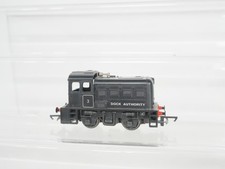 Tri-ang OO Gauge 0-4-0 Dock Authority Shunter Unboxed