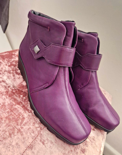 Hotter comfort concept - concept, purple