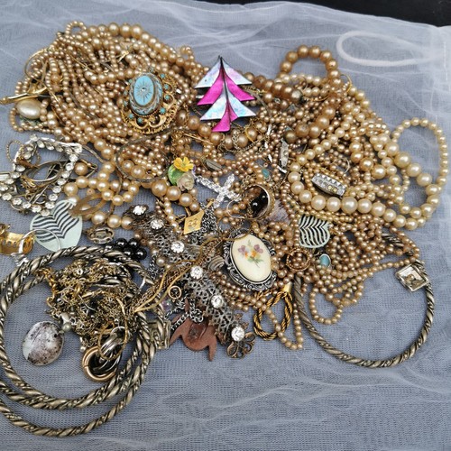 Vintage costume jewellery job - vintage,