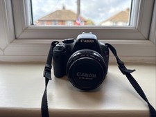 Canon EOS 550D (T2i) Canon 28-105mm - 75-3000mm - Lowepro Bag