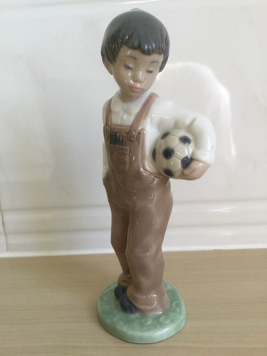 Lladro nao figurine 1068 - nao,