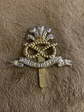 ANODISED THE NORTH STAFFORD REGIMENT MILITARY CAP BADGE STAYBRITE DOWLER