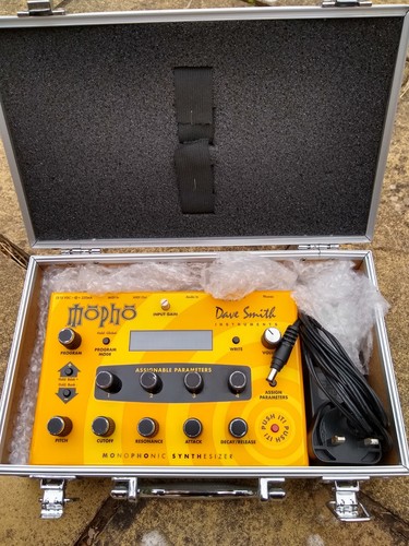Dave smith dsi mopho - dave, with