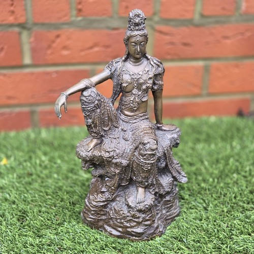 Guanyin kuan yin bodhisattva - yin,