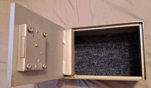 Small wall safe - small, 2