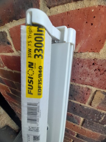 1x5ft fluorescent fittings - 1x5ft,
