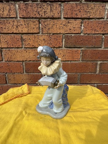 Nao lladro harlequin s - by,