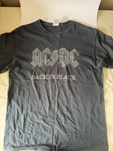 Back black t shirt - ​ac/dc,
