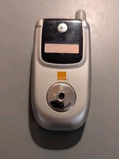 Motorola V220 Mobile Phone. Nonoperational (Can't Find The Charger) Untested