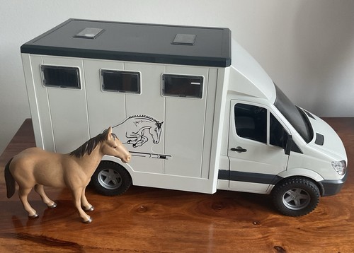 Bruder large plastic - large, horse