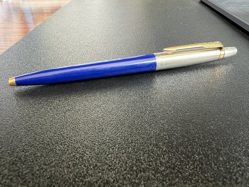 Gold trim with dark blueparker - with,